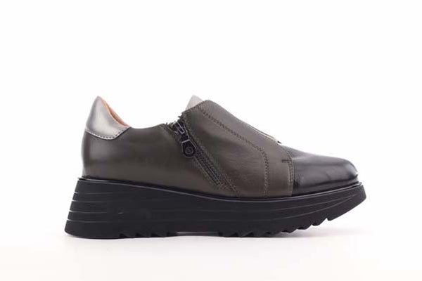 Heggie Black Patent Khaki