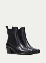 HI233119 Madeira Soho Black
