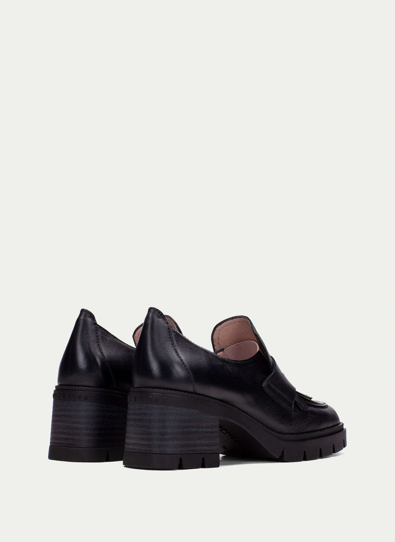 HI243610 Everest Black