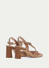 Amapola Almond HV264667
